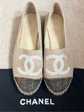 CHANEL Cream and black denim espadrilles